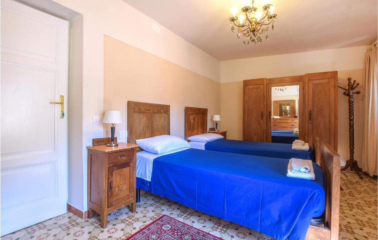 5 Bedroom Amazing Home In Fabbiano Fabbiano  外观 照片